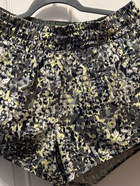 Layer 8 Women's Yellow and Gray Abstract Print Athletic Shorts